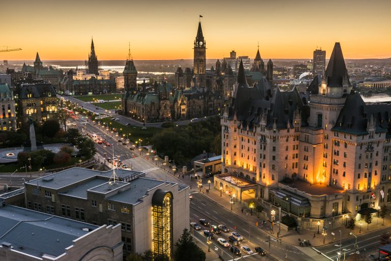 Panoramic-view-of-downtown-Ottawa-with-Parliament-Hill